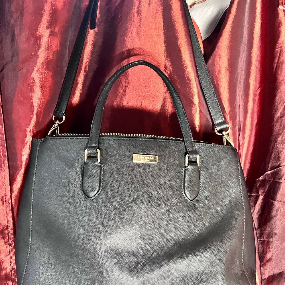 Kate Spade Black Shoulder Bag with Structured Design - Picture 11 of 13